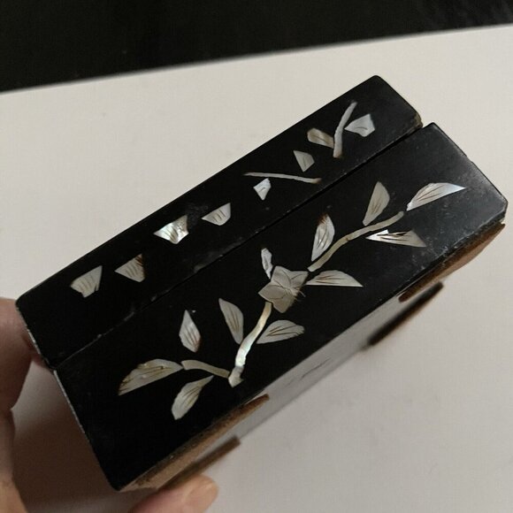 Chinese Mother of Pearl Wood Lacquer Box Old Man Floral Asian Trinket Decor - Picture 4 of 14